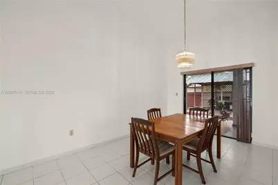 10980 SW 38th St, Miami, FL 33165 - Photo 9