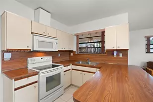 10980 SW 38th St, Miami, FL 33165 - Photo 13