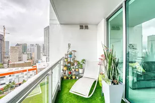 90 SW 3rd St, Miami, FL 33130 - Photo 9