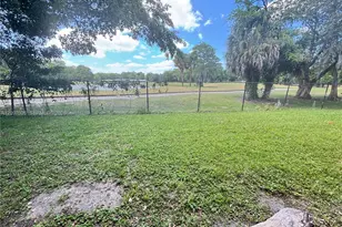 8060 Fairview Dr, Tamarac, FL 33321 - Photo 23