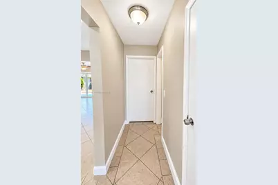 8521 NW 25th St, Sunrise, FL 33322 - Photo 15