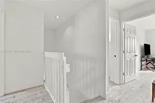 1362 Canary Island Dr, Weston, FL 33327 - Photo 27