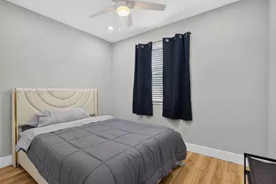 241 NE 45th St, Deerfield Beach, FL 33064 - Photo 27
