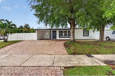 241 NE 45th St, Deerfield Beach, FL 33064 - Photo 1