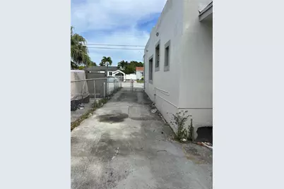3500 NW 16th St, Miami, FL 33125 - Photo 9