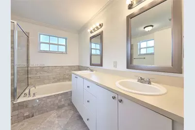 199 NW 152nd Ave, Pembroke Pines, FL 33028 - Photo 23