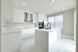 199 NW 152nd Ave, Pembroke Pines, FL 33028 - Photo 5
