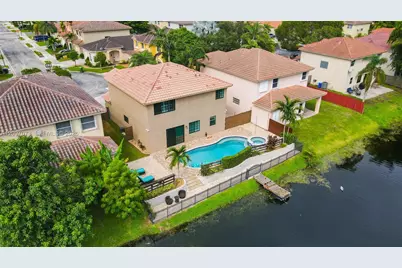 2001 NW 99th Ter, Pembroke Pines, FL 33024 - Photo 5
