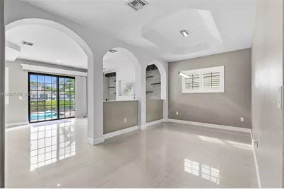 2001 NW 99th Ter, Pembroke Pines, FL 33024 - Photo 15