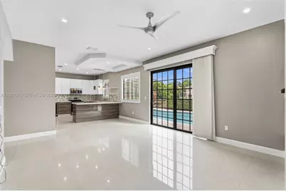 2001 NW 99th Ter, Pembroke Pines, FL 33024 - Photo 21