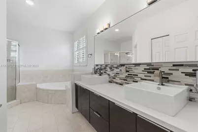 2001 NW 99th Ter, Pembroke Pines, FL 33024 - Photo 39