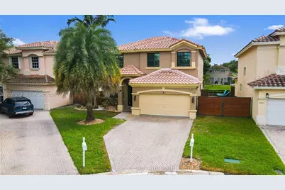 2001 NW 99th Ter, Pembroke Pines, FL 33024 - Photo 3