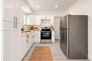 511 NE 131st St, North Miami, FL 33161 - Photo 11