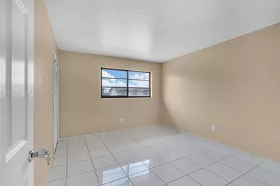2261 W 53rd St #13, Hialeah, FL 33016 - Photo 9