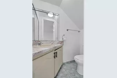 2261 W 53rd St #13, Hialeah, FL 33016 - Photo 15