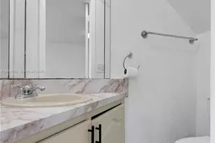 2261 W 53rd St, Hialeah, FL 33016 - Photo 15