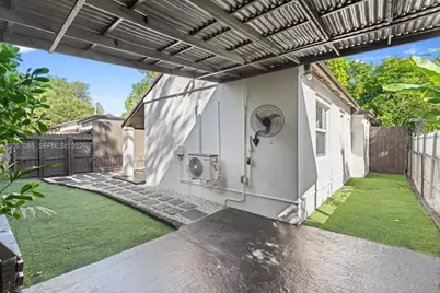 9533 NW 3rd Ave #REAR, Miami, FL 33150 - Photo 7