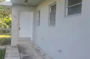 1512 NE 118th St, Miami, FL 33161 - Photo 3