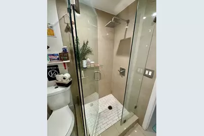 170 NW 18th Ct, Miami, FL 33125 - Photo 5