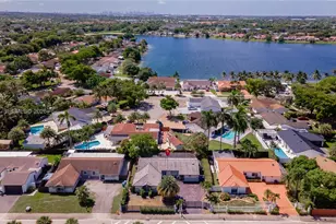 6320 NW 199th St, Hialeah, FL 33015 - Photo 29