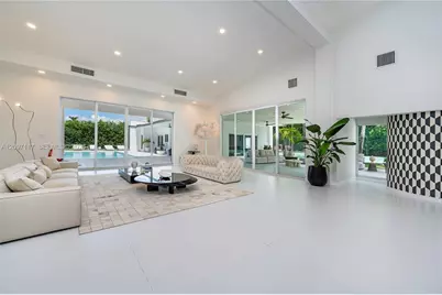 9715 SW 89th Ct, Miami, FL 33176 - Photo 13