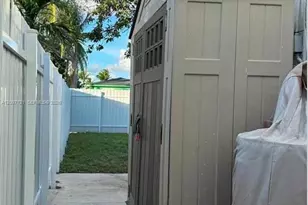 17080 NE 1st Ave, North Miami Beach, FL 33162 - Photo 15