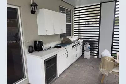 1842 SE 7th Ter #1842, Homestead, FL 33034 - Photo 5