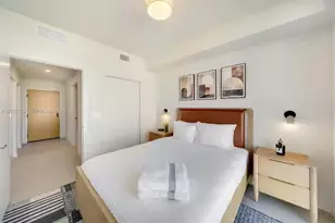 11 NE 6th St, Miami, FL 33132 - Photo 13