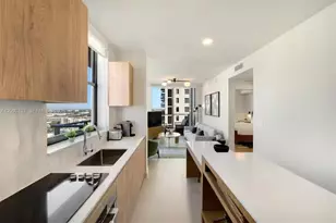 11 NE 6th St, Miami, FL 33132 - Photo 5