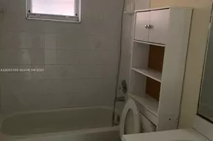8025 Lake Dr, Doral, FL 33166 - Photo 9