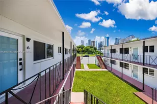 1140 NW 1st Pl, Miami, FL 33136 - Photo 3