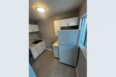 1140 NW 1st Pl #2, Miami, FL 33136 - Photo 13