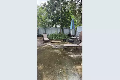 2240 NW 102nd St, Miami, FL 33147 - Photo 23