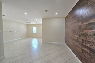 6841 N Lakeside Cir N, Davie, FL 33314 - Photo 9
