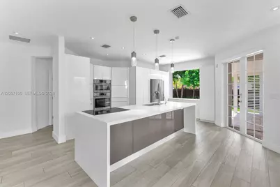 11430 NW 82nd Ter, Doral, FL 33178 - Photo 5