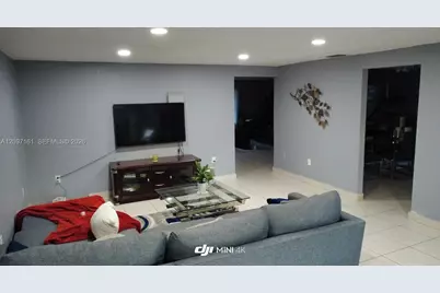 20042 W Lake Dr, Hialeah, FL 33015 - Photo 3