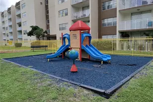 6950 Miami Gardens Dr, Hialeah, FL 33015 - Photo 31
