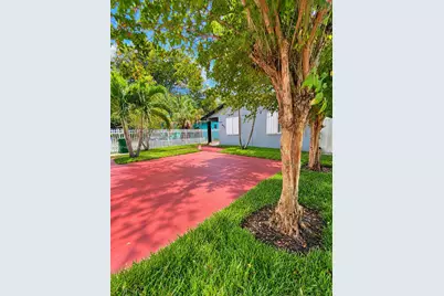3024 NW 55th St, Miami, FL 33142 - Photo 3