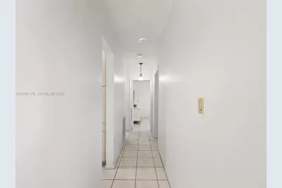 1075 W 32nd St, Hialeah, FL 33012 - Photo 7