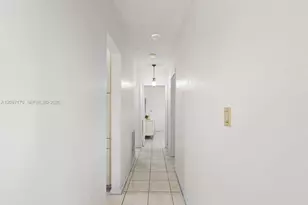 1075 W 32nd St, Hialeah, FL 33012 - Photo 7