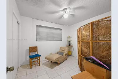 1075 W 32nd St, Hialeah, FL 33012 - Photo 9
