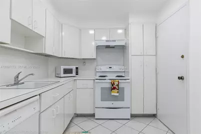 500 Bayview Dr #1818, Sunny Isles Beach, FL 33160 - Photo 33
