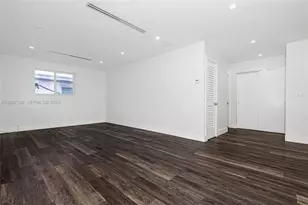 6910 Bay Dr, Miami Beach, FL 33141 - Photo 15