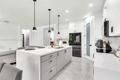 2885 SE 3rd St, Homestead, FL 33033 - Photo 9