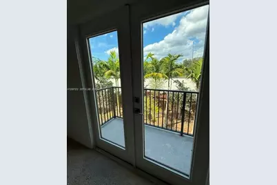 7263 SW 46 St, Davie, FL 33314 - Photo 11