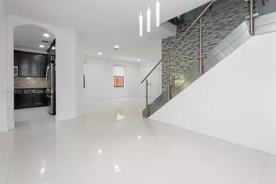 10235 NW 87th Ter, Doral, FL 33178 - Photo 11