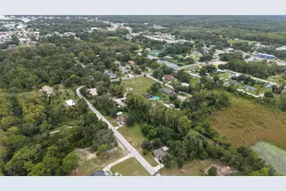 930 NE 1st Ter, Crystal River, FL 34429 - Photo 5
