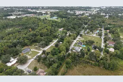 930 NE 1st Ter, Crystal River, FL 34429 - Photo 7