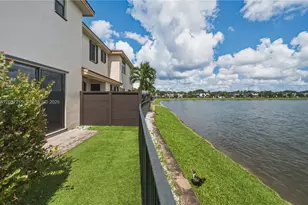 15965 NW 91st Ct, Miami Lakes, FL 33018 - Photo 5