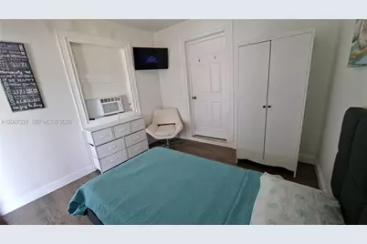 126 NW 8th Ave #1, Hallandale Beach, FL 33009 - Photo 15